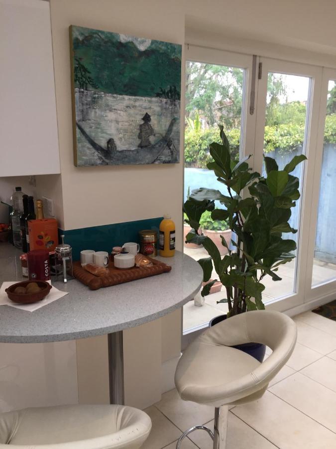 לונדון Sandra & Andrew'S B&B מראה חיצוני תמונה