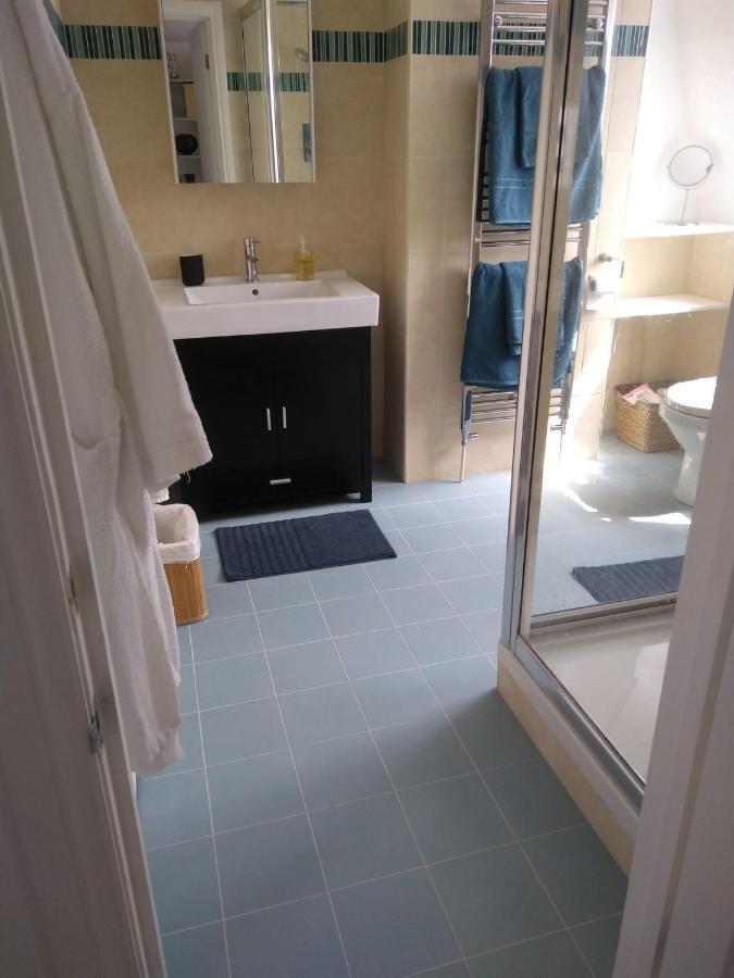 לונדון Sandra & Andrew'S B&B מראה חיצוני תמונה